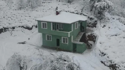 Şehit ailesi harabe köy evinden kurtuldu, yeni yuvalarına kavuştu