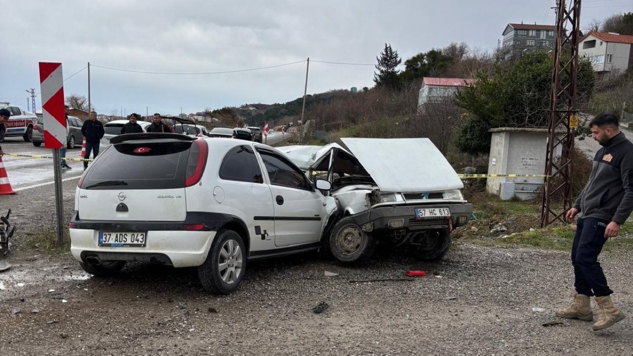 Sinop’ta otomobiller çarpıştı: 1 yaralı