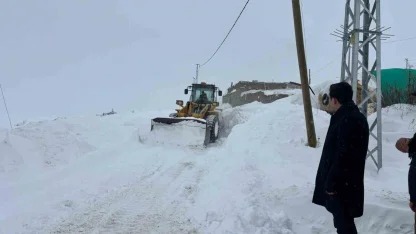 Susuz Kaymakamı Tutal, köylerde vatandaşlarla buluştu