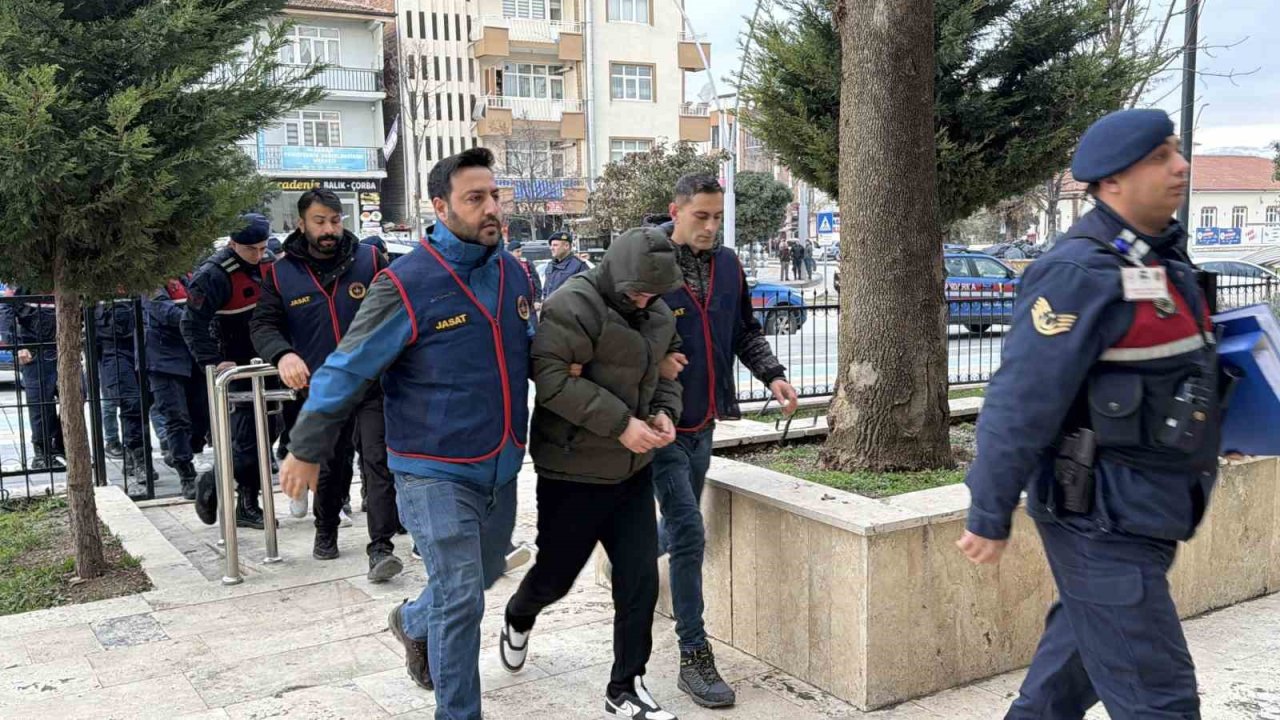 Tokat’ta 100 milyonluk yasa dışı bahis ve dolandırıcılık operasyonu: 16 gözaltı