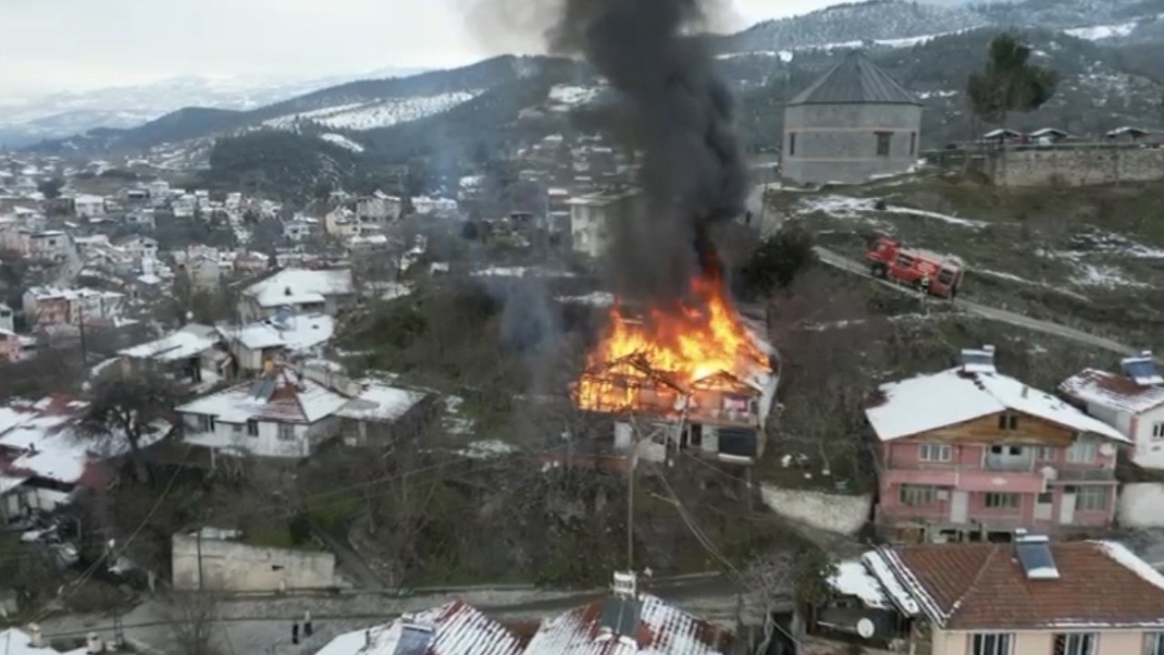 Tokat’ta sobadan çıkan kıvılcım evi kül etti