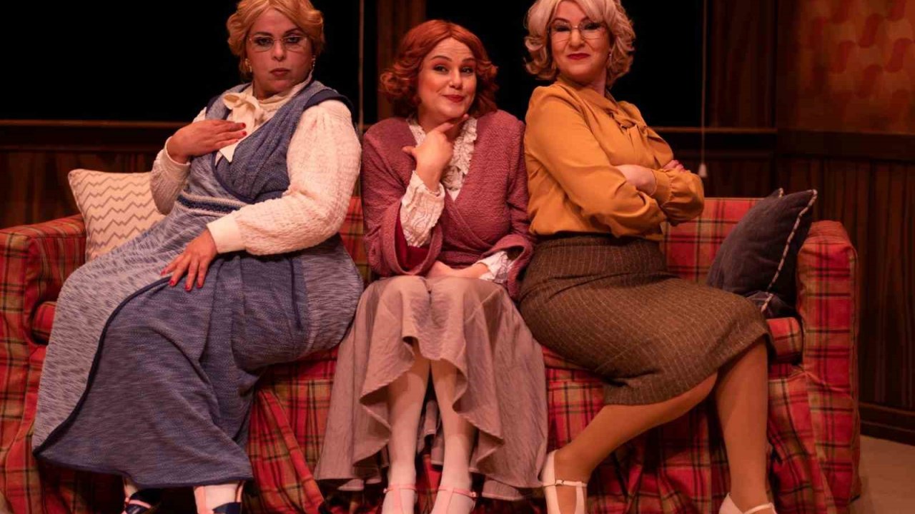 "Üç Jokerli Konken" Gebze’de sahnelendi