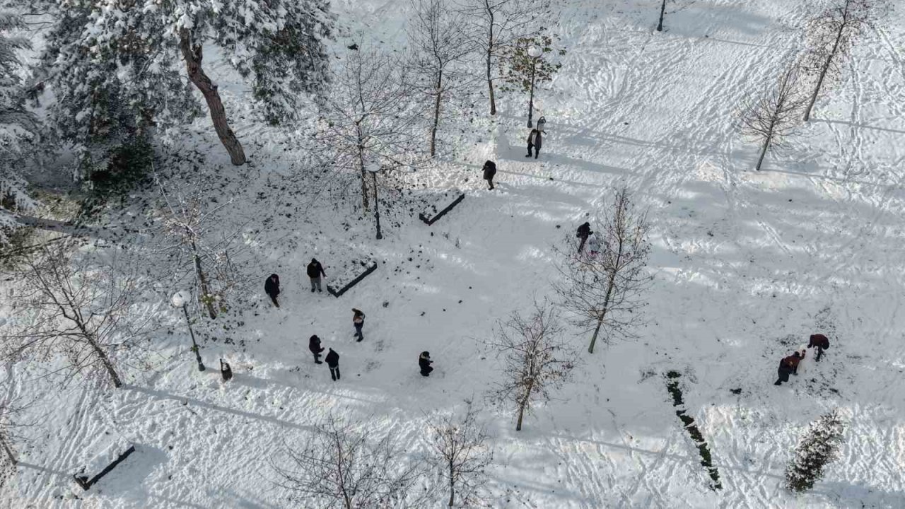 Uzmanından uyarı: "Kar yemek sanıldığı kadar masum değil"
