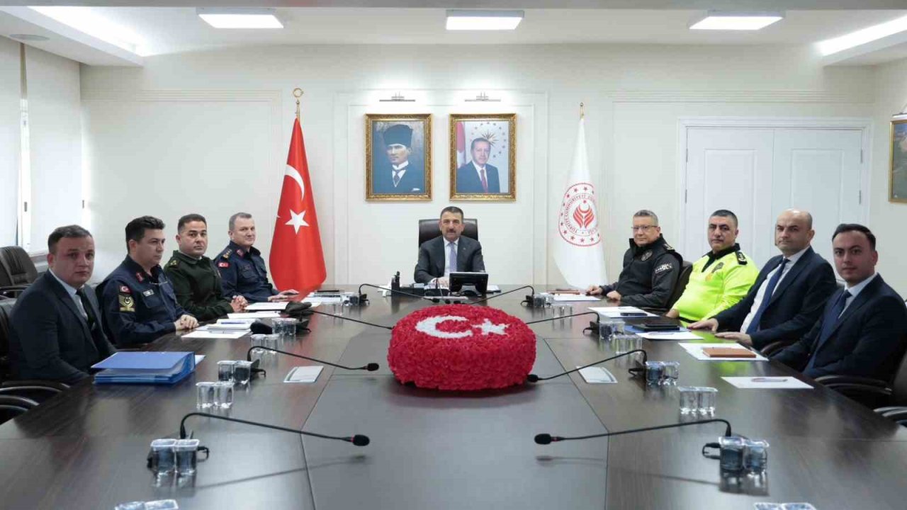 Vali Hacıbektaşoğlu başkanlığında güvenlik toplantısı yapıldı