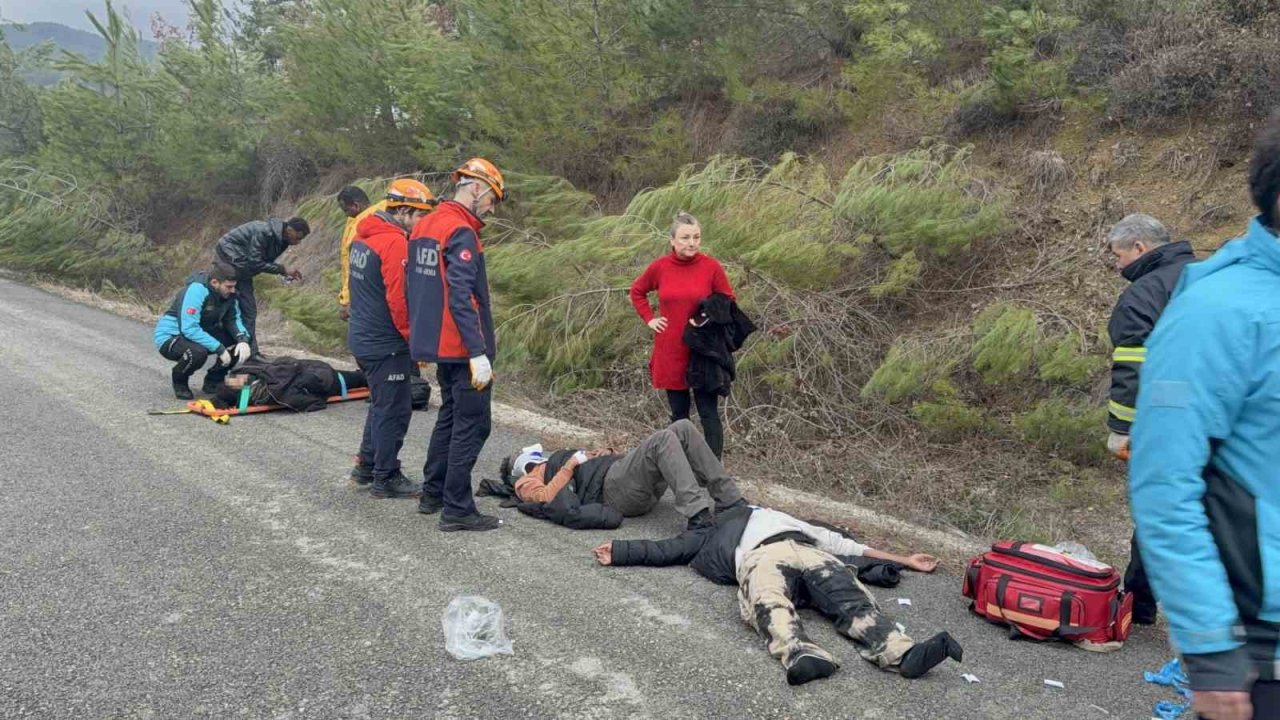 Yabancı öğrencileri taşıyan minibüs şarampole uçtu: 17 yaralı