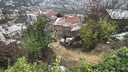 Zonguldak’ta heyelan sebebiyle su ve elektrik hattı zarar gördü