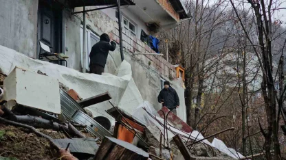 Zonguldak’ta korkutan heyelan: 8 kişilik aile tahliye edildi