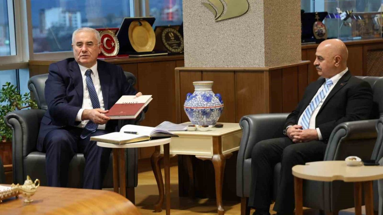 Akarca, Rektör Sözbir ile bir araya geldi