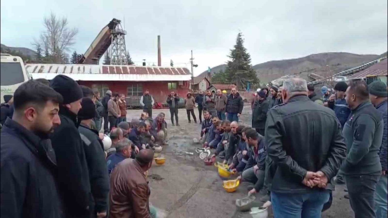 Amasya’da maden işçileri maaşlarını alamadıkları gerekçesiyle iş durdurma kararı aldı
