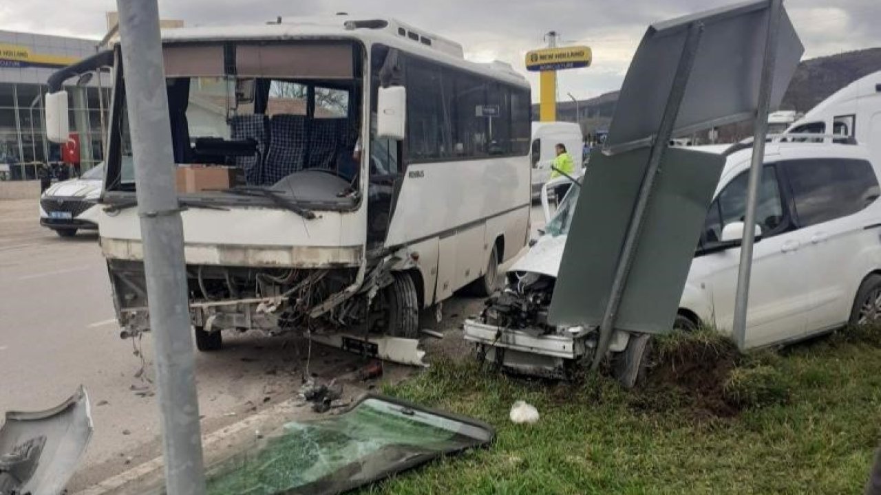 Amasya’da midibüs ile kamyonet çarpıştı: 6 yaralı