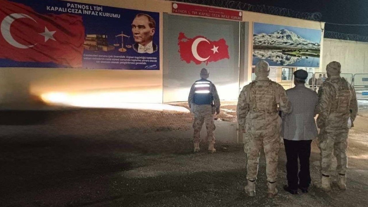 Aranan şahıslar Jandarmadan kaçamadı