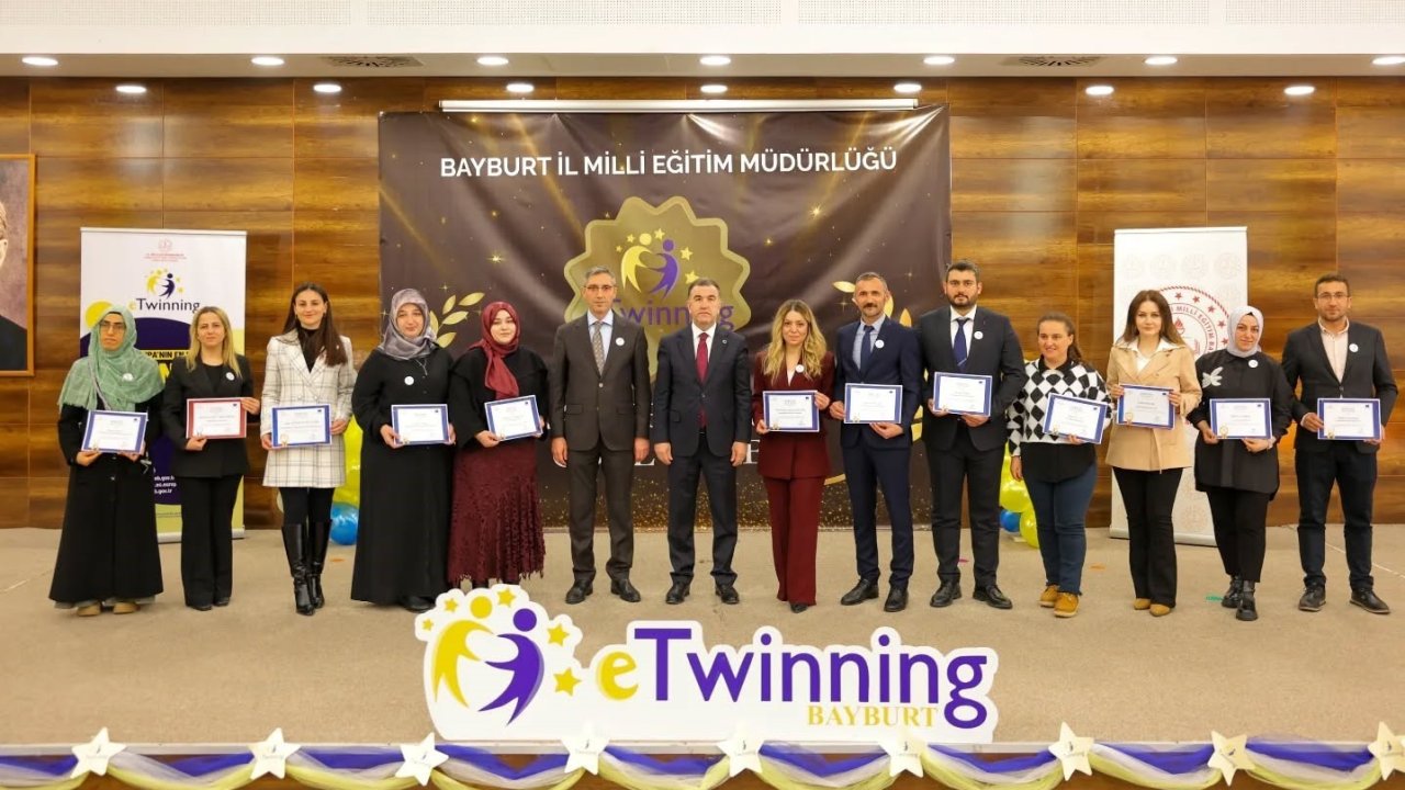 Bayburt’ta 9 okul ‘eTwinning Okulu’ ünvanı aldı