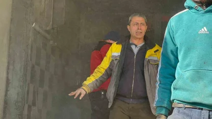 Bolu’da oto kuaför dükkanında çıkan yangın paniğe neden oldu