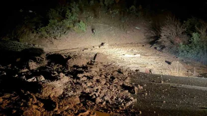 Bolu’da yol heyelan nedeniyle ulaşıma kapandı
