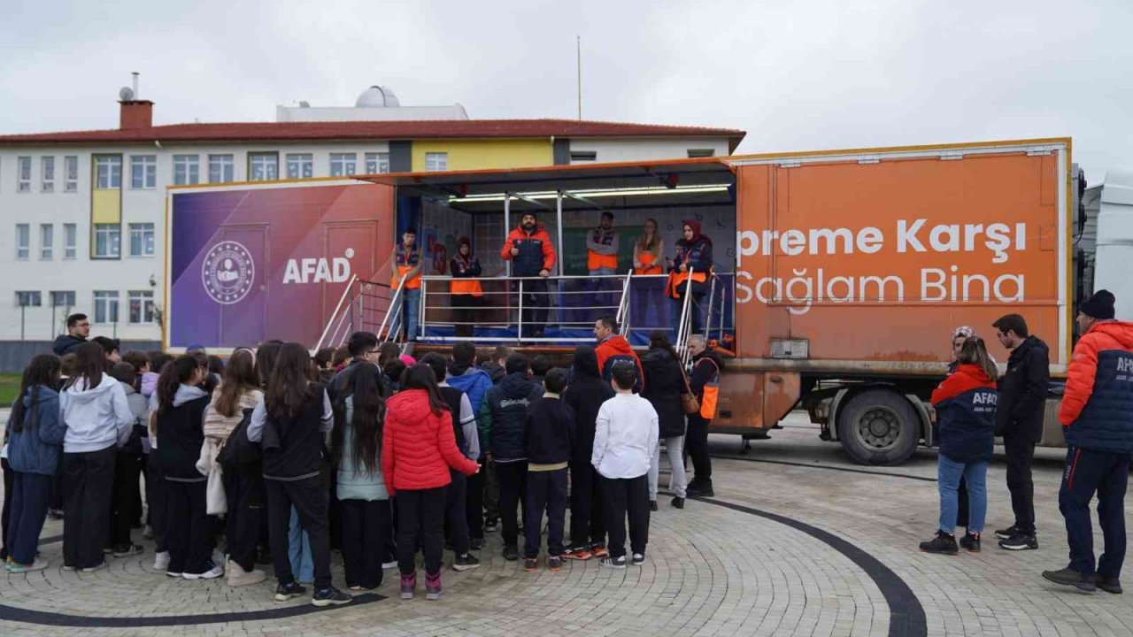 Deprem Simülasyon Tırı Atakum’da
