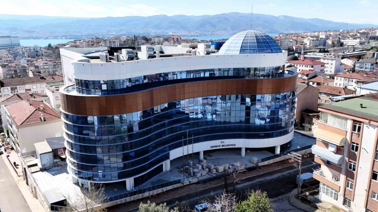 Derince’nin yeni hizmet binasında son rötuşlar yapılıyor