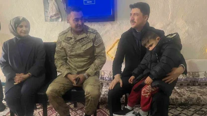 Digor Kaymakamı Kahraman, köylerde vatandaşlarla buluşuyor