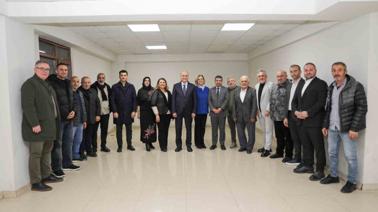 Düzce Belediyesi eski meclis üyeleri Başkan Özlü ile buluştu