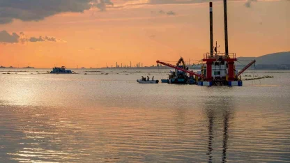 İzmit Körfezi’nden 1 milyon 750 bin metreküp dip çamuru temizlendi