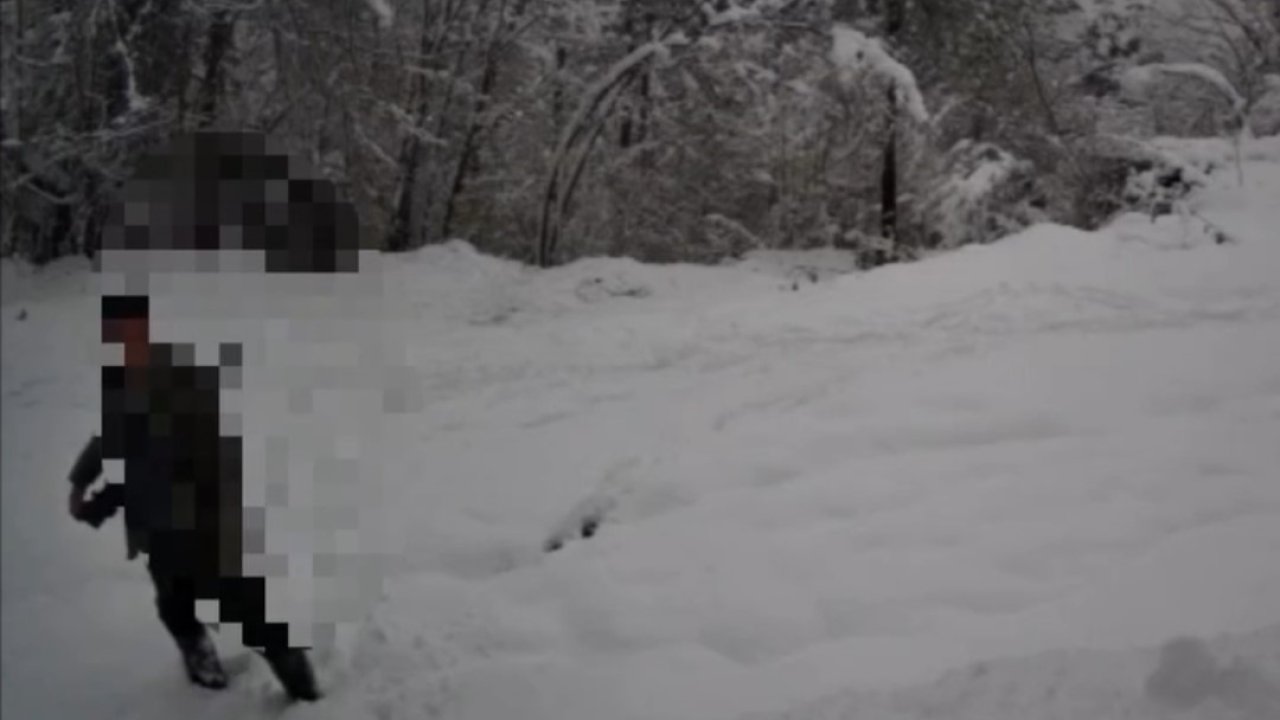 Kaçak avlanan şahıs fotokapana yakalandı