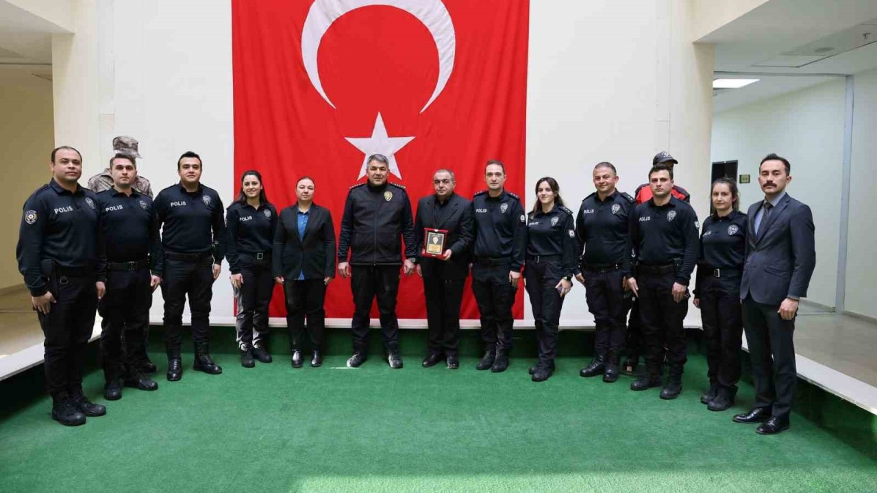 Karaburun’dan personele vefa