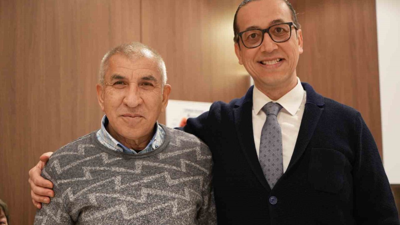 Karnından 2 litre idrar çıktı, 400 cc prostat kapalı yöntemle alındı