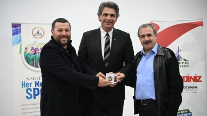 Kartepe Belediye Başkanı Kocaman, veteran sporcularla buluştu