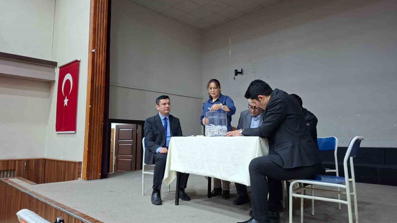 Kurumlarda çalışacak 150 kişi çekilen kurayla belirlendi