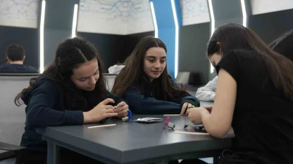 Öğrenciler akademisyenlerle buluştu