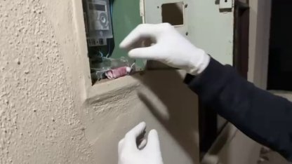 Otomobil ve elektrik panosuna zulalanan uyuşturucuları polis buldu: 3 tutuklama