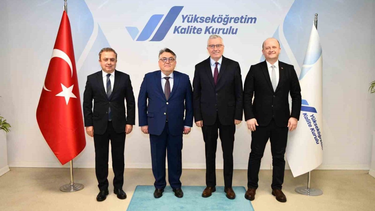 Rektör Özölçer’den YÖKAK Başkanı Kocabıçak’a ziyaret