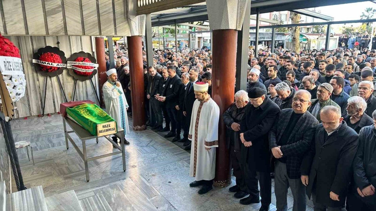 Rize’de 10. kattan düşerek hayatını kaybeden akademisyen son yolculuğuna uğurlandı