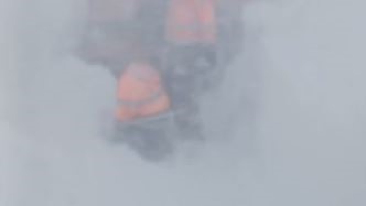 Sahara Geçidi’nde Kara Yolları ekibinin üzerine çığ düştü