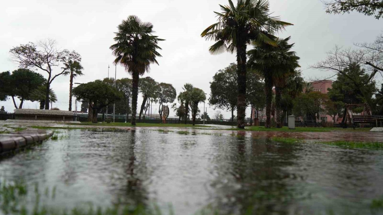 Samsun’a son 3 günde 300 kilo yağış düştü
