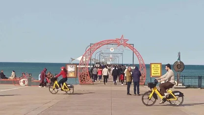 Samsun’da yalancı bahar: Vatandaşlar sahile akın etti