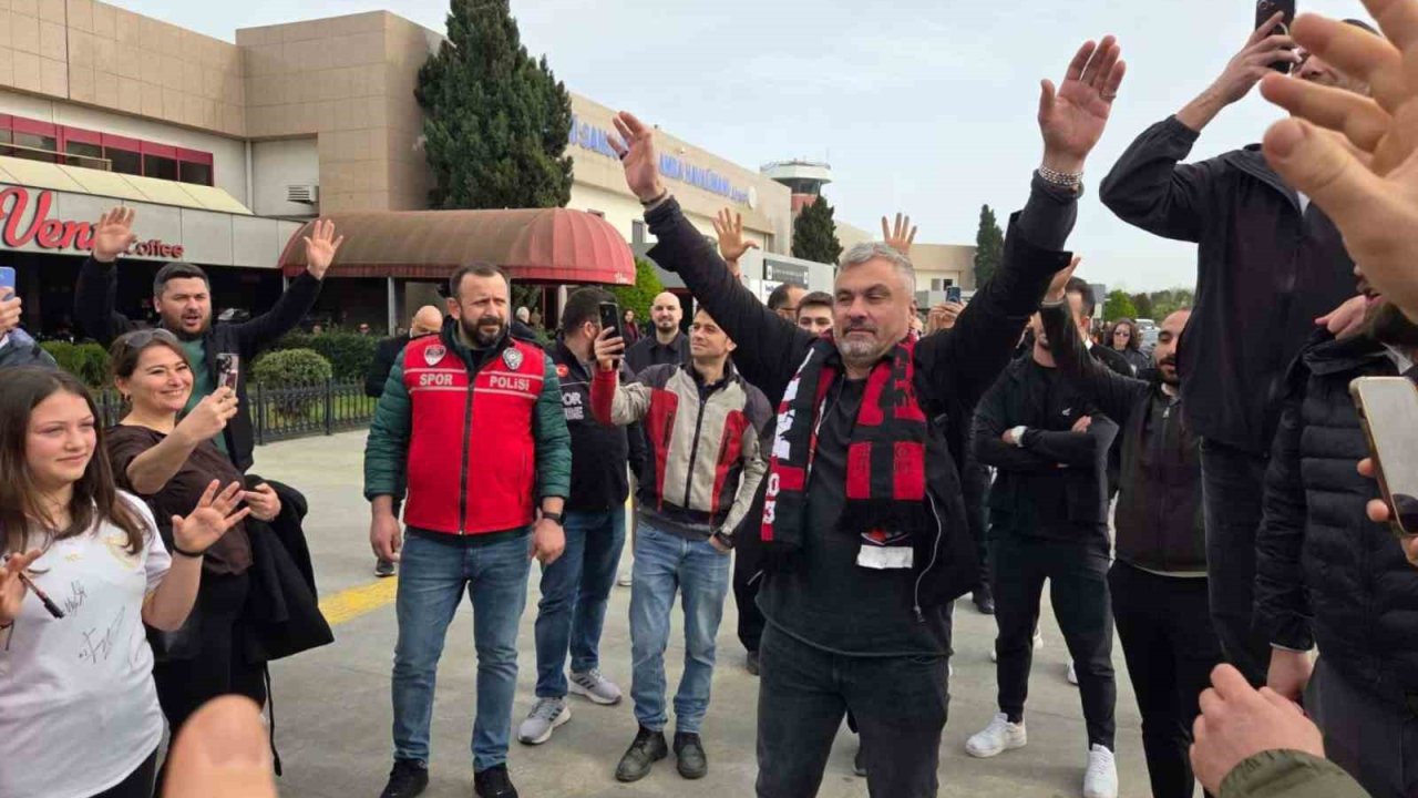 Samsunspor taraftarlarından Thomas Reis’e duygusal veda