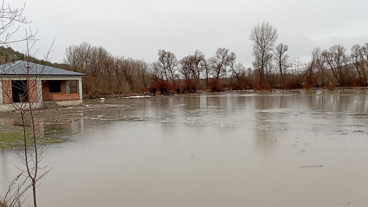 Tokat’ta Çekerek Irmağı taştı, tarım arazileri sular altında kaldı