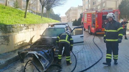 Tokat’ta park halindeki otomobil alev alev yandı