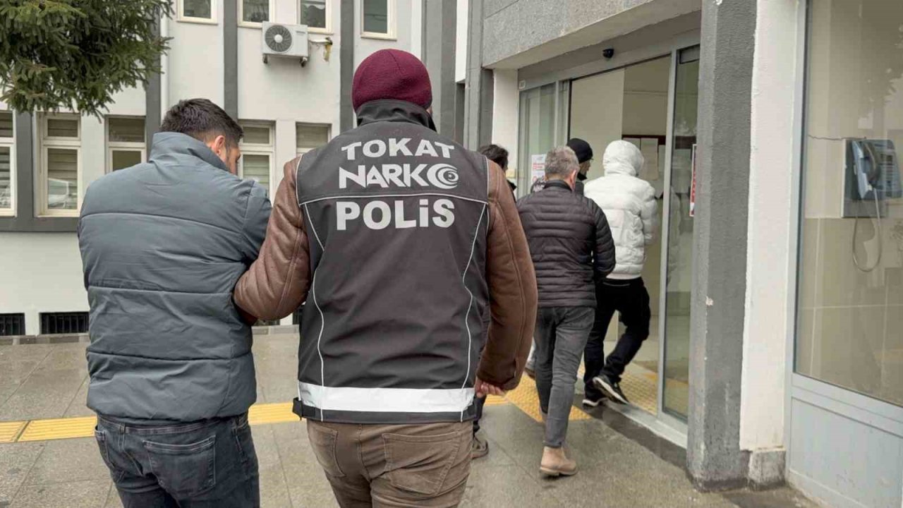 Tokat’ta rekor miktarda sentetik ecza ele geçirildi: 3 şüpheli tutuklandı