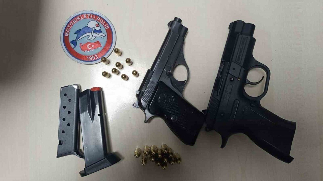 Yunus polisleri ruhsatsız silah ele geçirdi