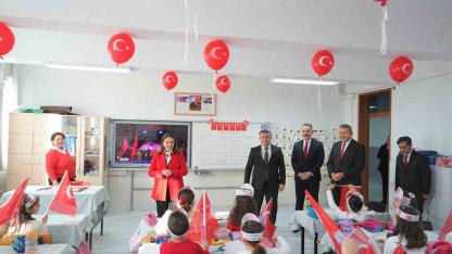 Zonguldak’ta ikinci dönemin ilk dersi ’Bayrak Sevgisi’ oldu