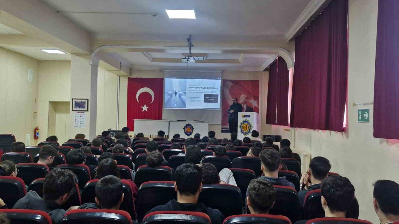 Zonguldak’ta lise öğrencilerine siber güvenlik ve kariyer semineri