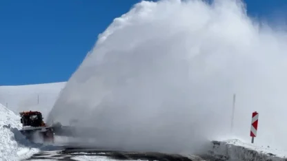 2 bin 540 rakımlı Sahara Geçidi’ne çığ düştü