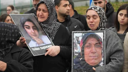 7 kişinin öldüğü yangın davasında aileler gözyaşlarına boğuldu