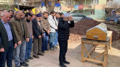 Ahşap evdeki yangında hayatını kaybeden bedensel engelli kişi toprağa verildi