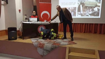 Alaplı’da deprem farkındalığı semineri düzenlendi