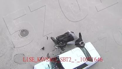 Amasya’da motosiklet ile otomobilin çarpıştığı kaza kamerada