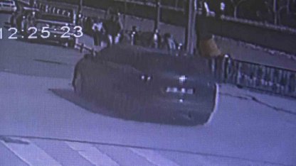 Amasya’da otomobilin çarptığı motosikletli havada takla attı