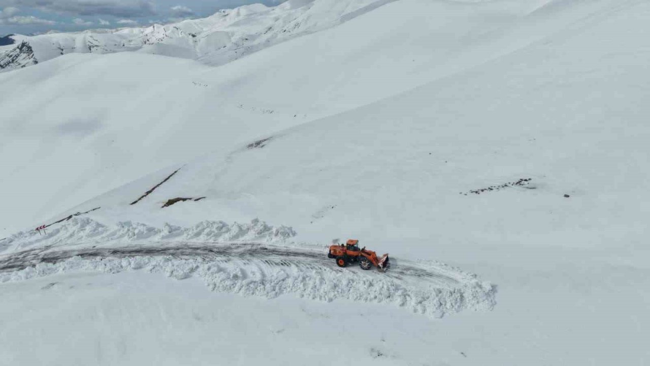 Artvin-Ardanuç-Ardahan yolu 5 ay sonra ulaşıma açılıyor