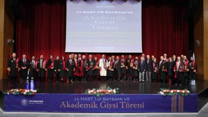 Atatürk Üniversitesinde  Tıp Bayramı ve akademik giysi töreni coşkusu